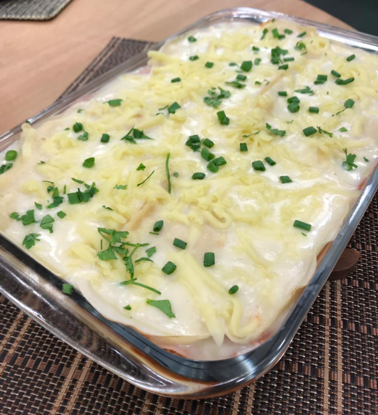 Lasanha de panqueca à bolonhesa