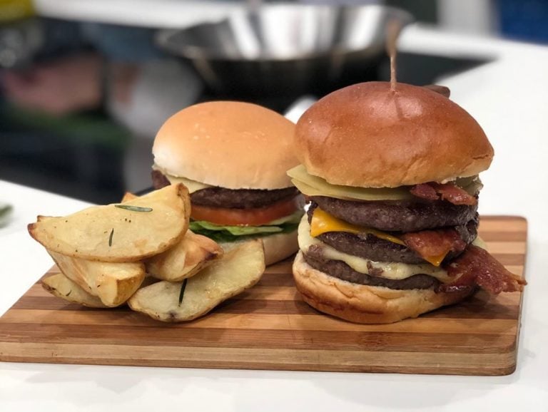 Como preparar um hambúrguer caseiro delicioso