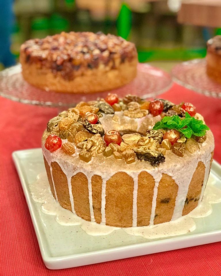Bolo natalino com frutas secas caramelizadas