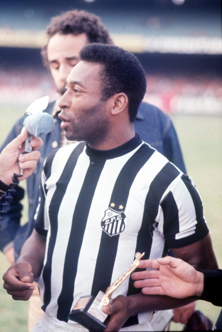 TV Gazeta exibe último clássico de Pelé