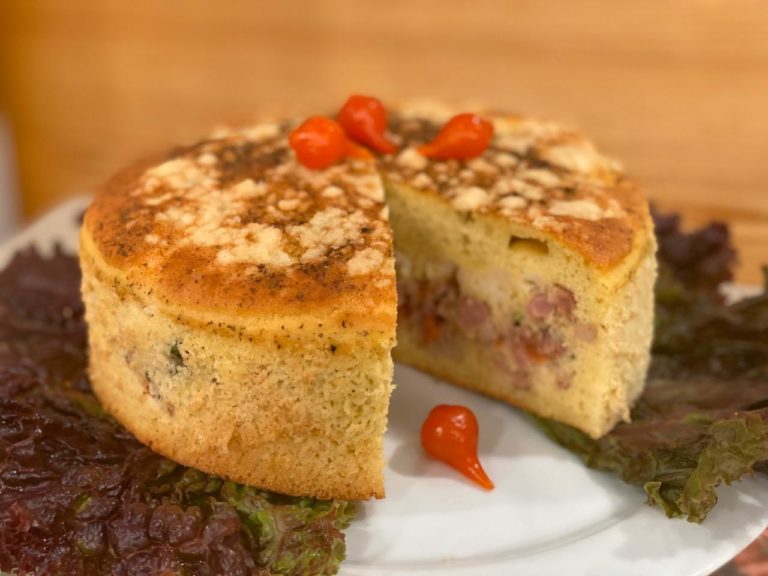 Lanche de forno de calabresa