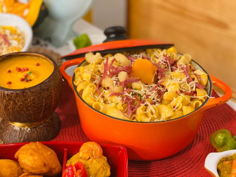 Espaguete ao creme de abóbora e carne seca