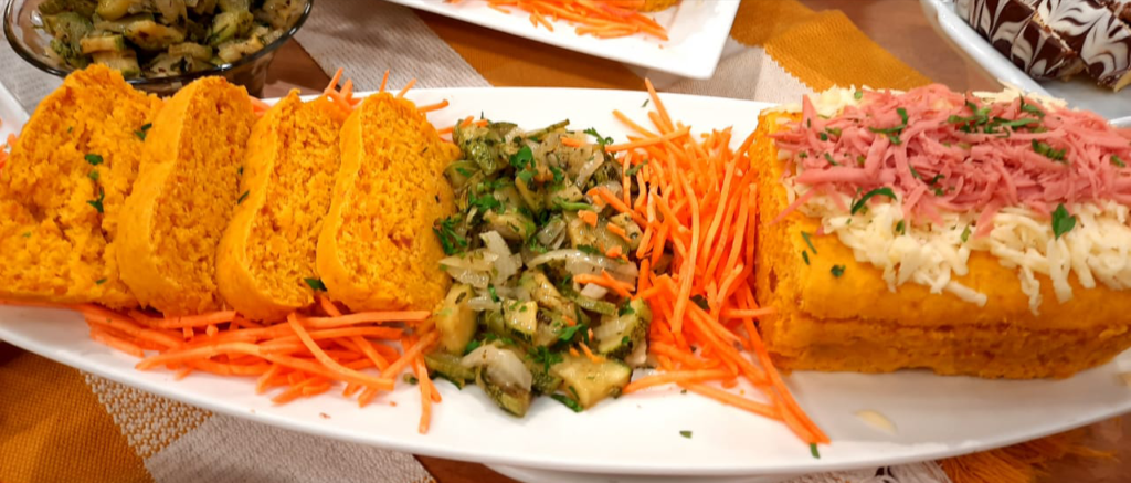 Pão de Cenoura com Frios e Pão Frapê de Chocolate com Baunilha