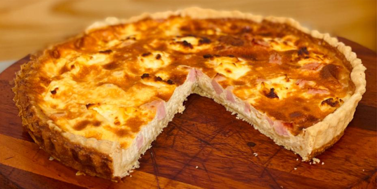 Quiche de Requeijão com Peito de Perú