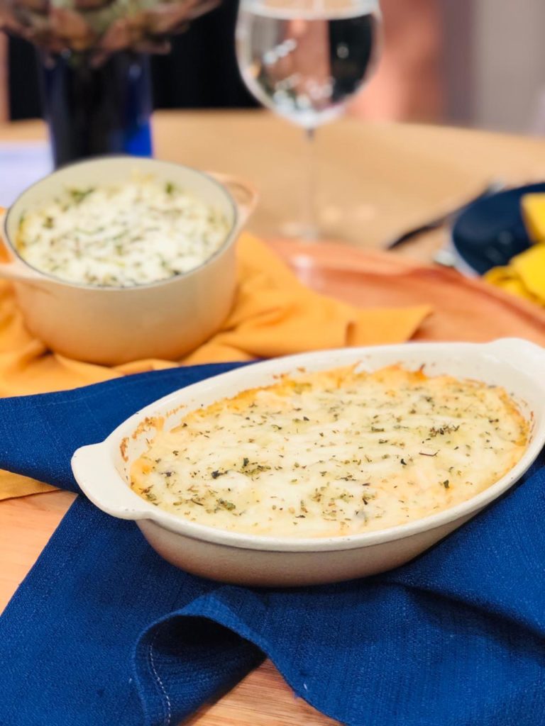 Escondidinho de frango com purê de couve flor low carb
