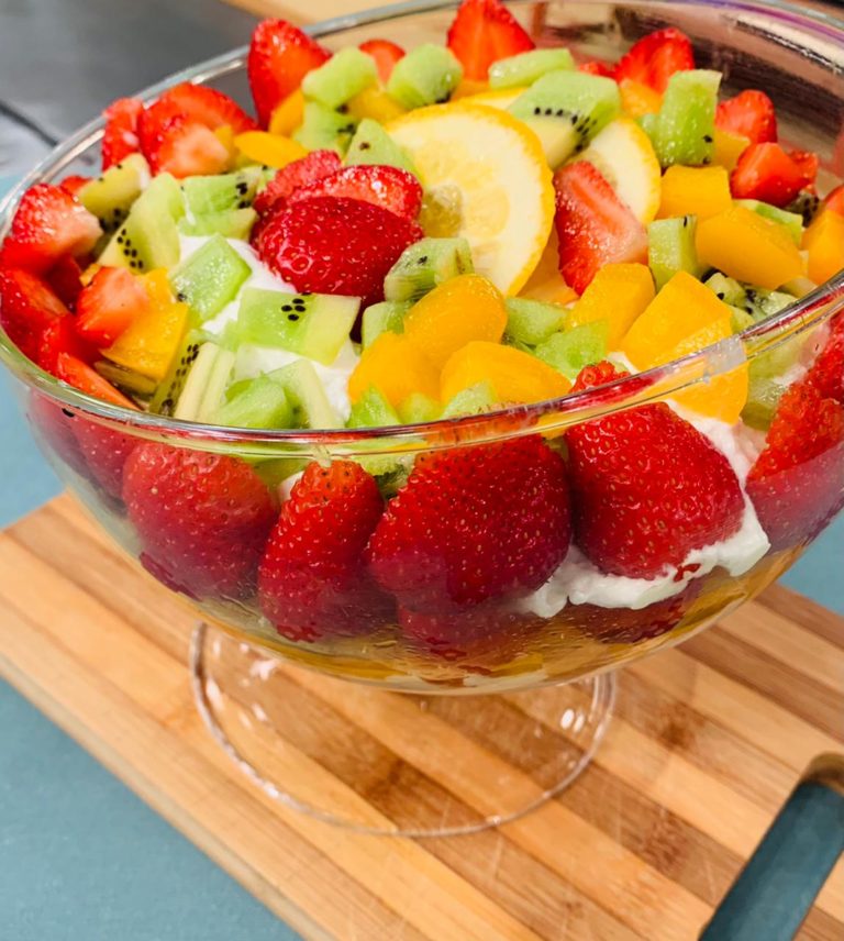 Mousse de leite condensado com frutas