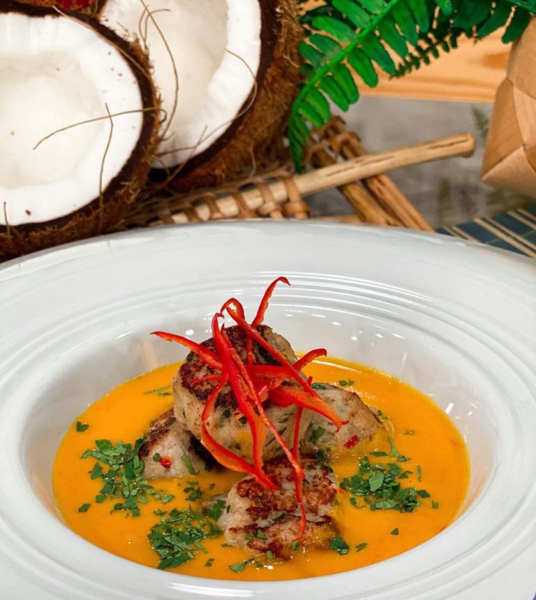 Almôndegas de peixe ao molho praiano