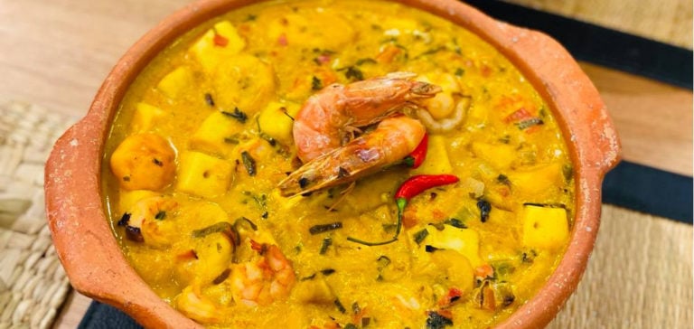 Moqueca sertaneja, pirão de peixe e drink de capim limão
