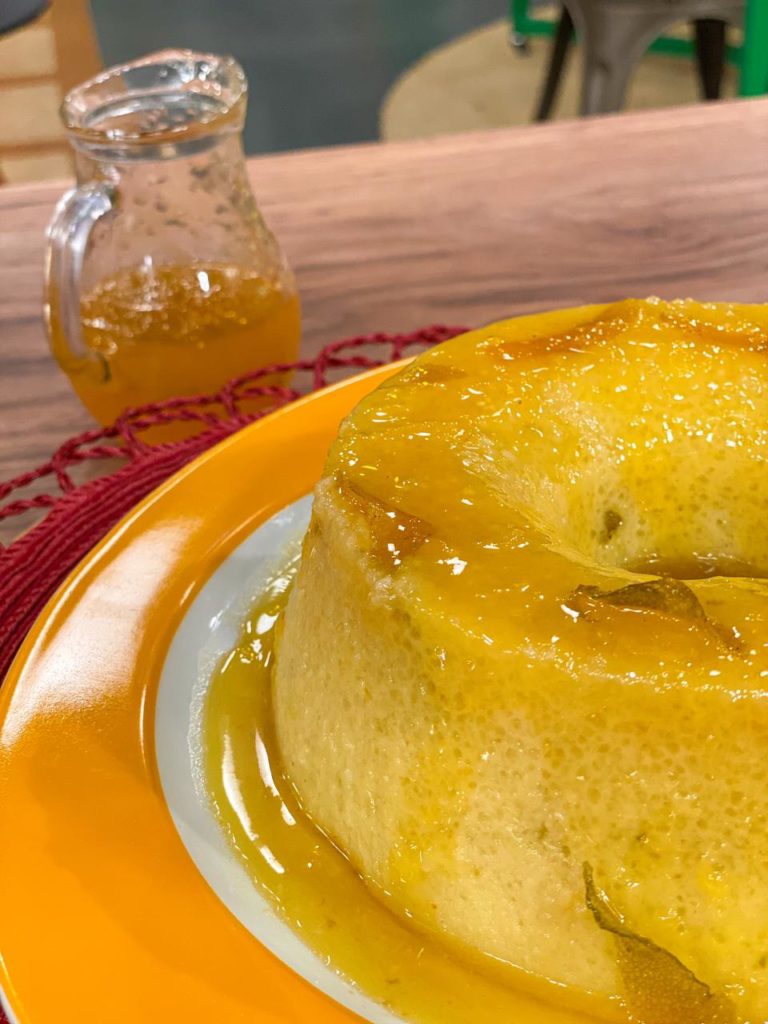 Pudim de tapioca e laranja