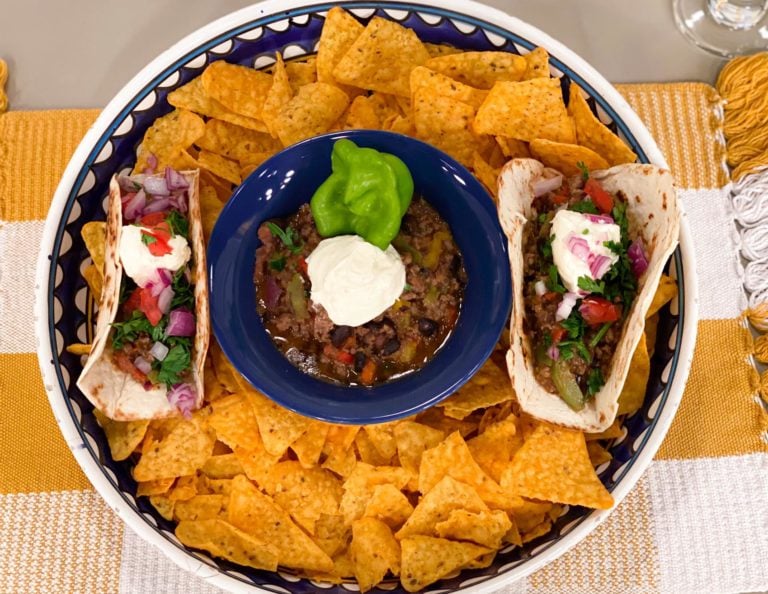 CHILI COM PIMENTA CAMBUCI E SOUR CREAM