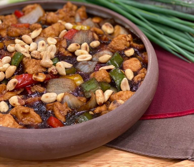 FRANGO XADREZ E SALADA DE BIFUN