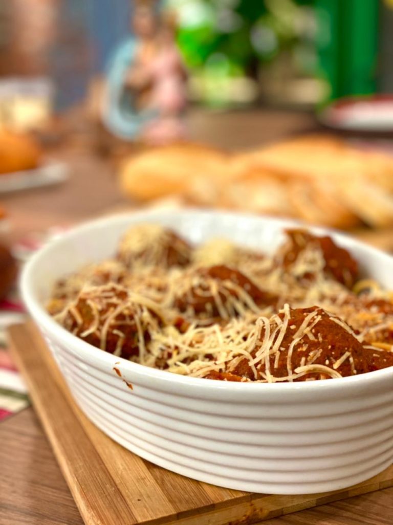 Macarronada com Porpetas