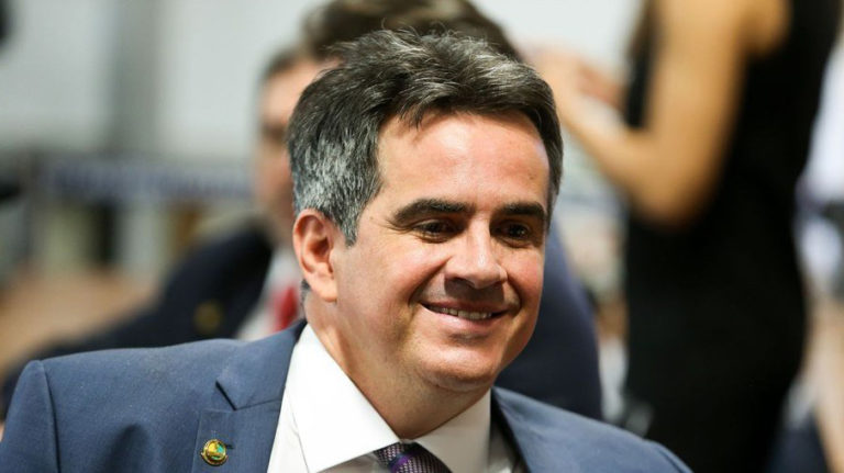 Imagem de capa representando o destaque: Ciro Nogueira chama ação da PF de perseguição