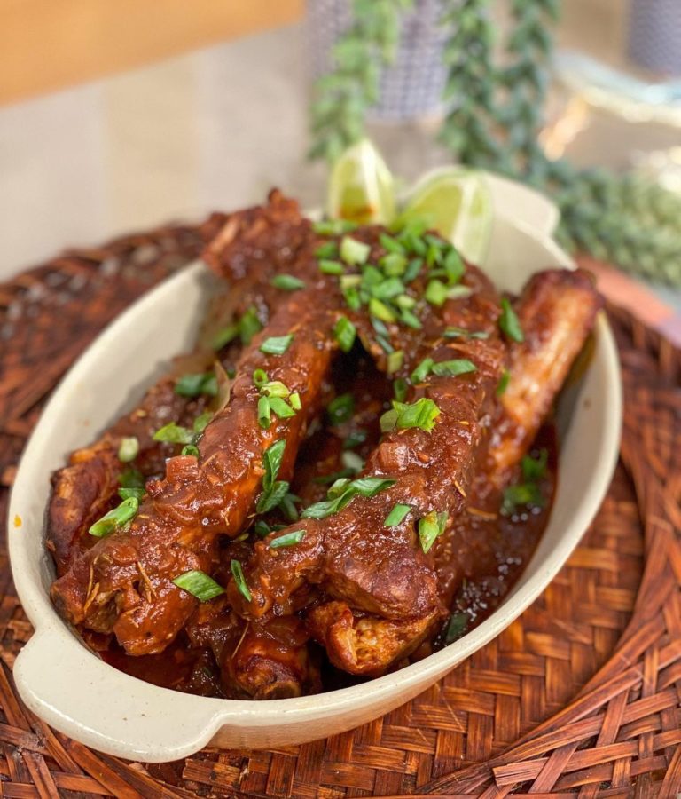 Costelinha com molho mediterrâneo