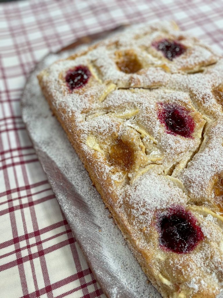 Torta de maçã com geleia