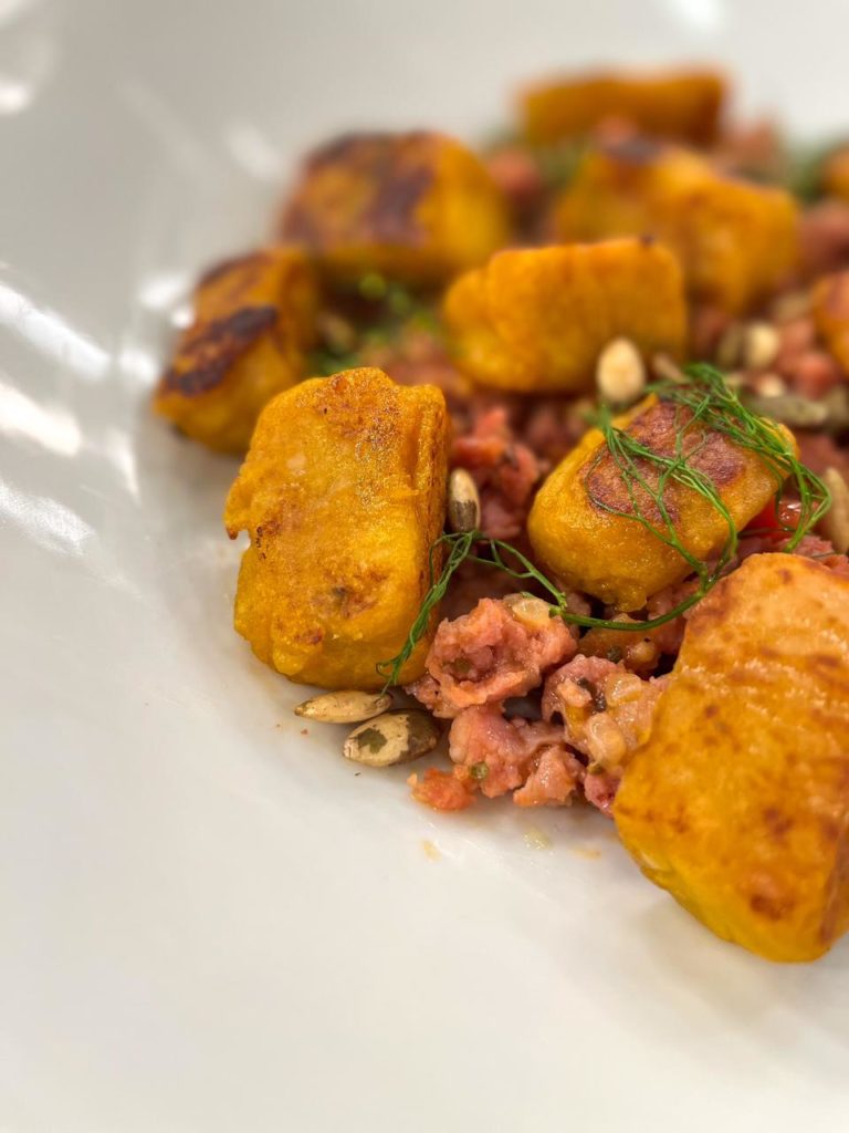 Nhoque de abóbora com linguiça