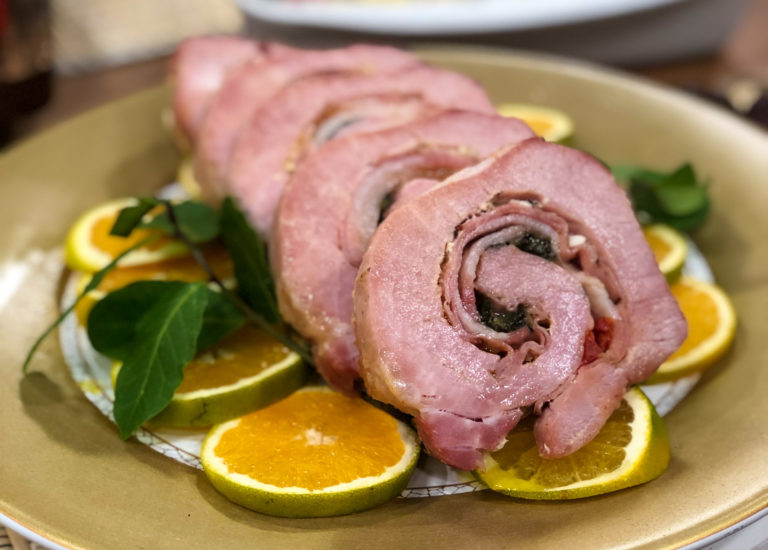 Lombinho de Porco recheado e Maionese com Crispy de Alho Poró