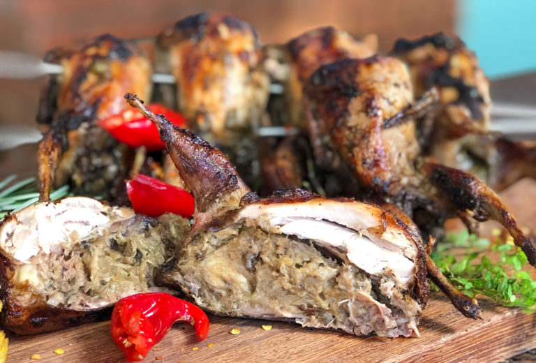 Codorna ao Molho de Vinho e Polenta Napolitana na brasa