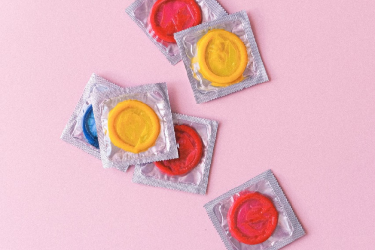 Aline Mineiro diz que não está mais com Léo Lins após serem vistos juntos