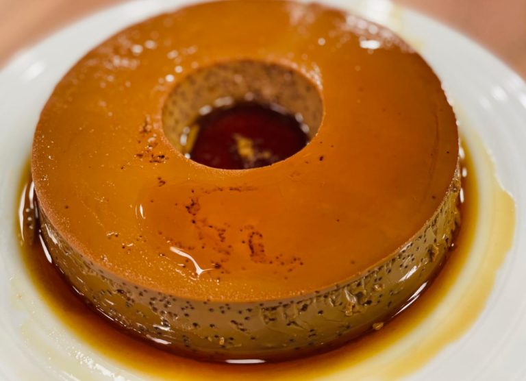 Pudim de café com crumble de laranja