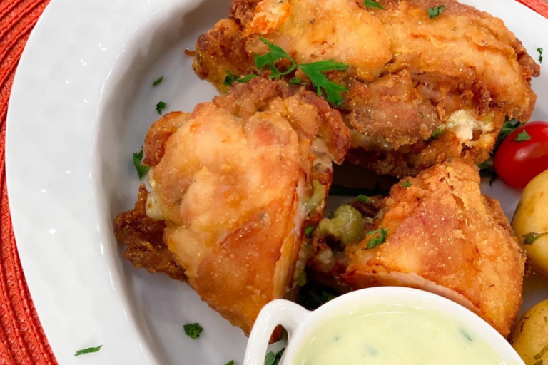 Sobrecoxa com quiabo crocante