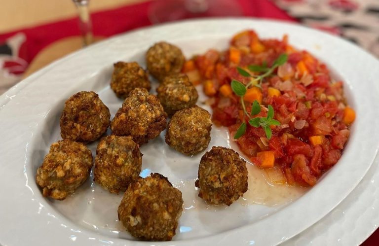 Delícias da airfryer: Polpettine com pomodoro mediterrâneo