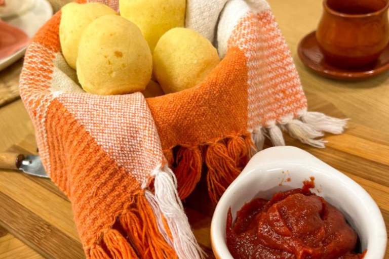 Pão de Beijo: pão de queijo vegano