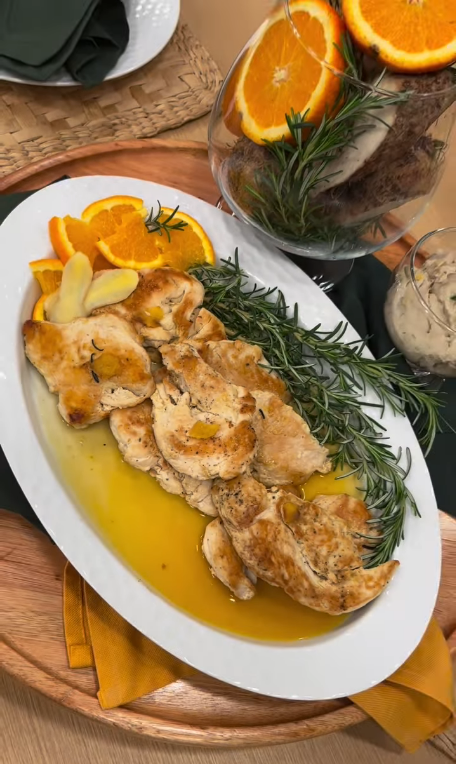 Filé de frango ao molho de laranja e gengibre com purê de inhame