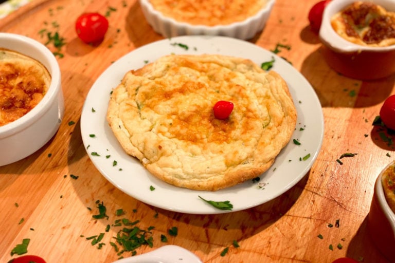 Suflê prático com queijo e legumes