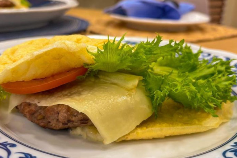 Sanduiche fit com pão de claras