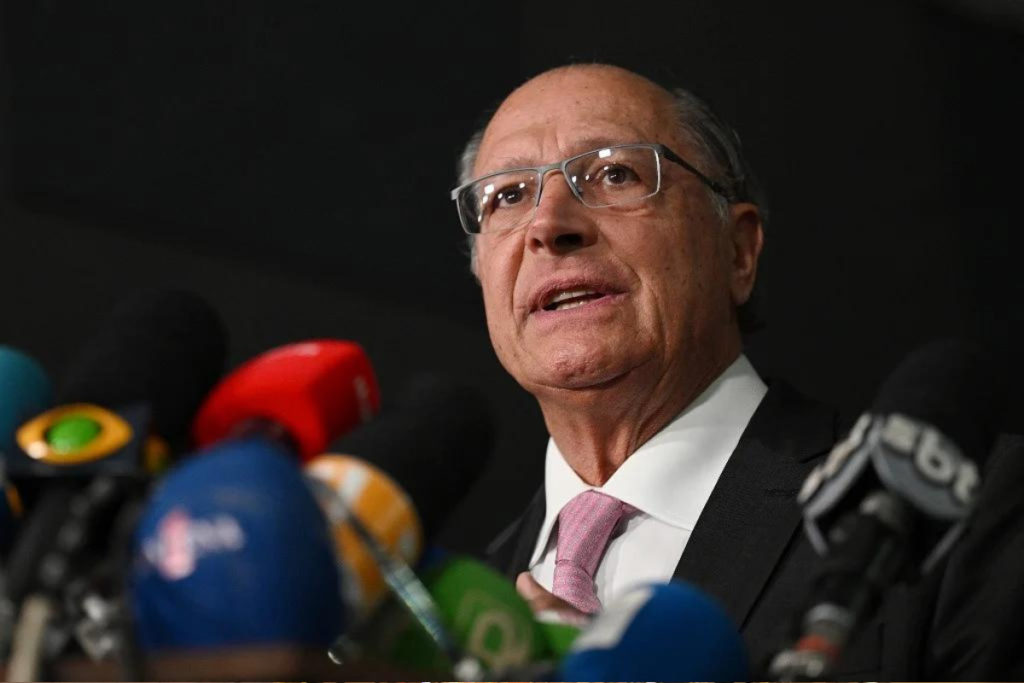 Ministro da Casa Civil nomeia Alckmin para comando de transição de Governo Lula