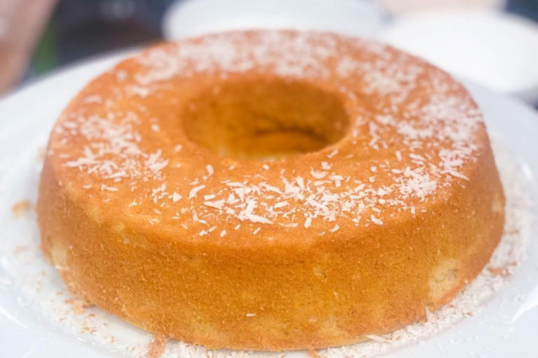 Bolo de tapioca com coco e outras receitas naturais