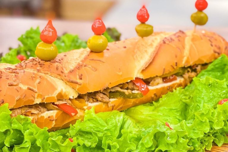 Saiba como montar um lanche de pernil maravilhoso!