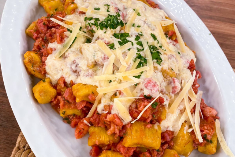 Fácil e delicioso: nhoque de abóbora com linguiça