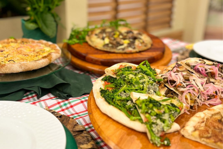 Pizza integral de chuchu e outra de shitake