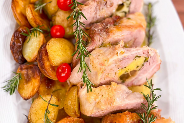 Aprenda a preparar uma manta e costelinha suína recheada