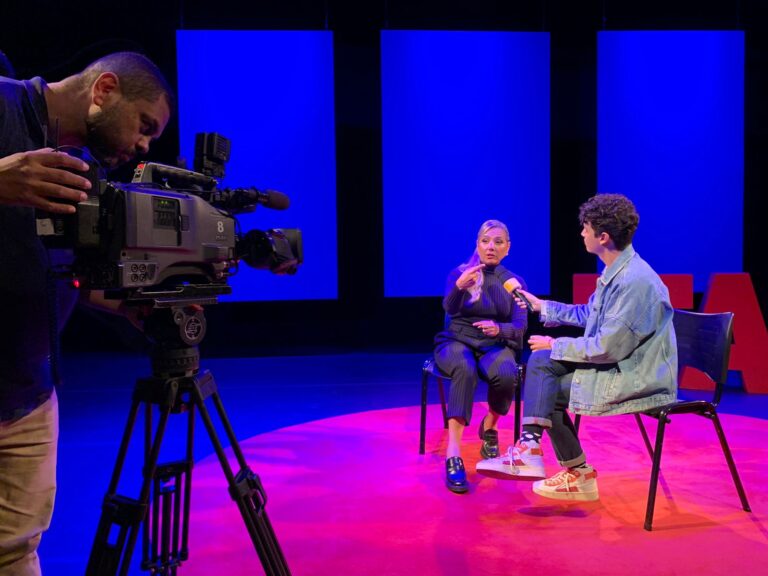 Agenda Cultural em "A iluminada" e 'Passinho no Municipal"