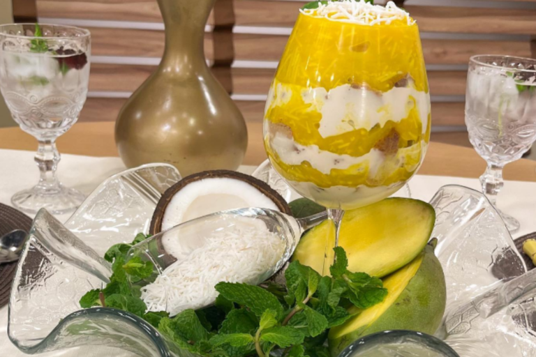 Pavê de manga e coco com biscoito de linhaça e creme de castanhas