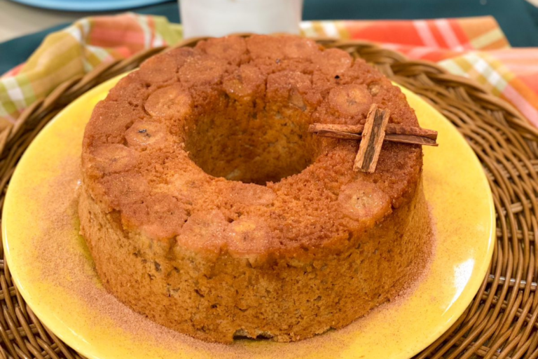 Receita deliciosa de Bolo de Banana Caramelizada