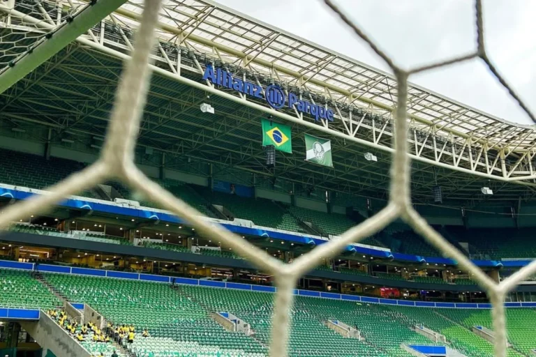 Imagem de capa representando o destaque: Polícia investiga denúncia de estupro de vulnerável na sede do Palmeiras