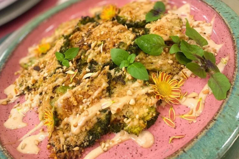 Receita deliciosa brócolis crocante com molho asiático de amendoim