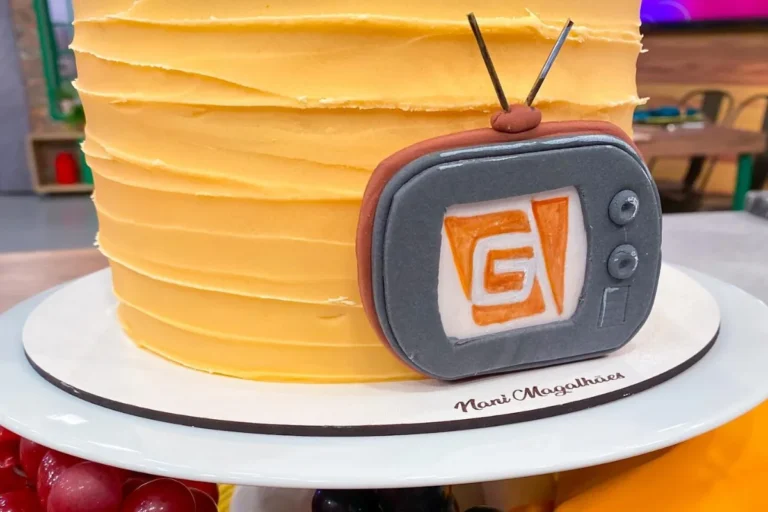 Bolo surpresa de uva para ocasiões especiais