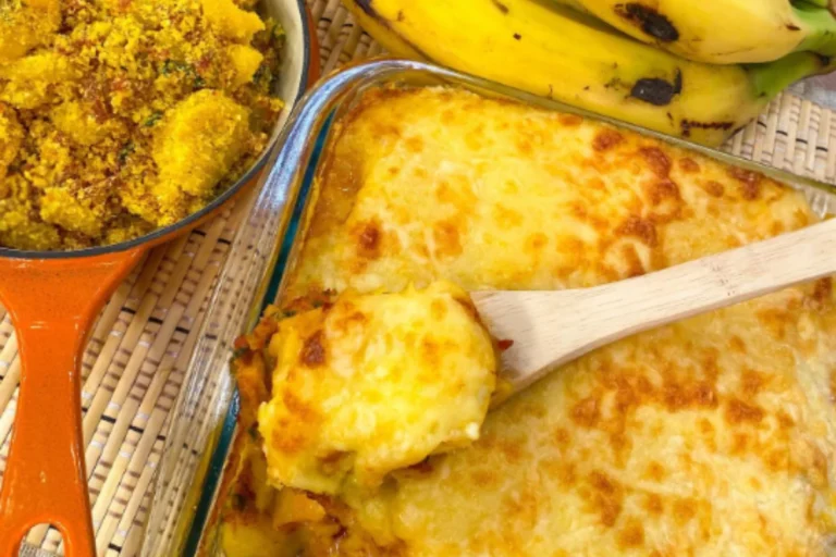 Escondidinho de carne seca com banana da terra