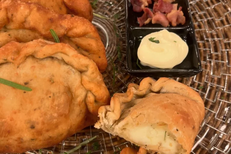 Fogazza quatro queijos com bacon