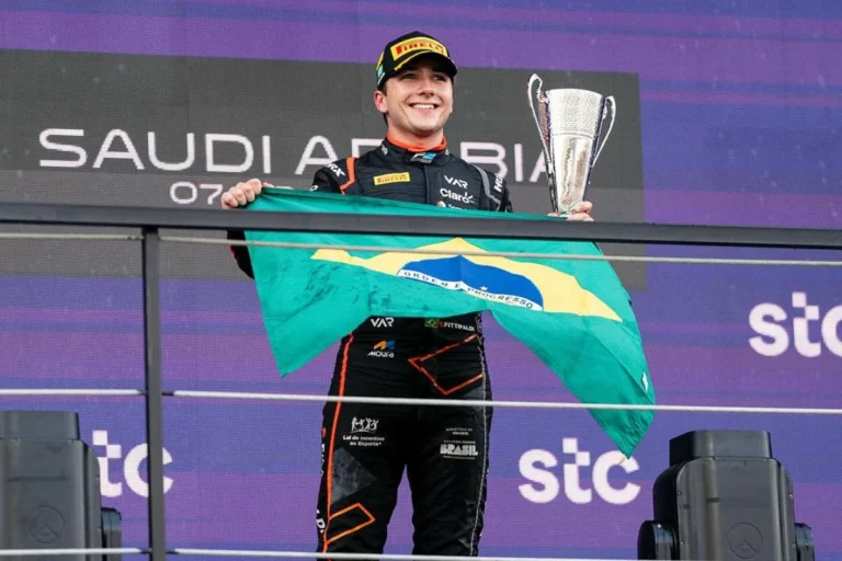 Enzo Fittipaldi garante vitória na Fórmula 2