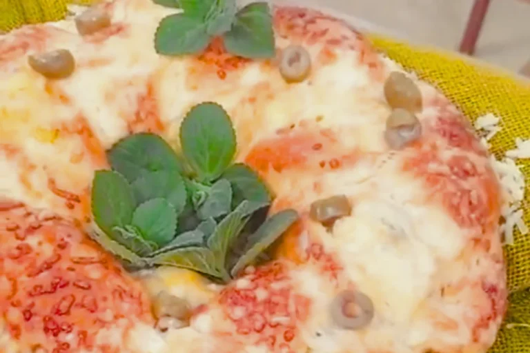 Saboroso pão de Páscoa recheado