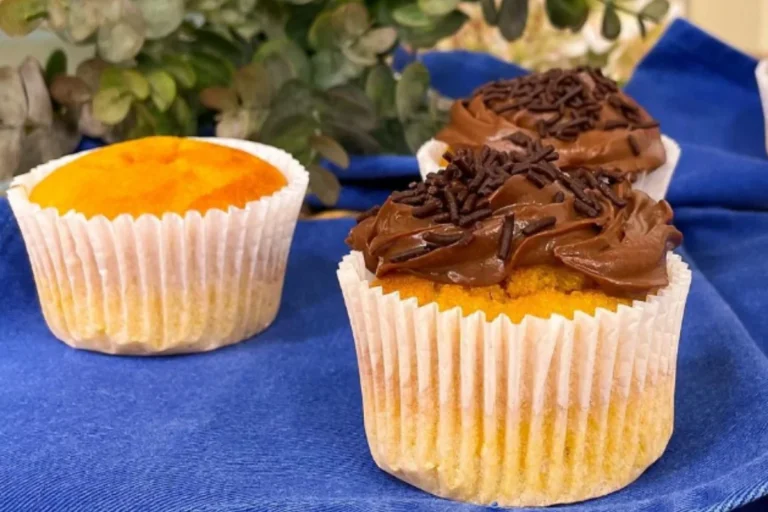 Cupcake de cenoura e chocolate