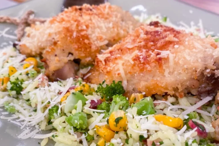 Sobrecoxa com crosta de parmesão