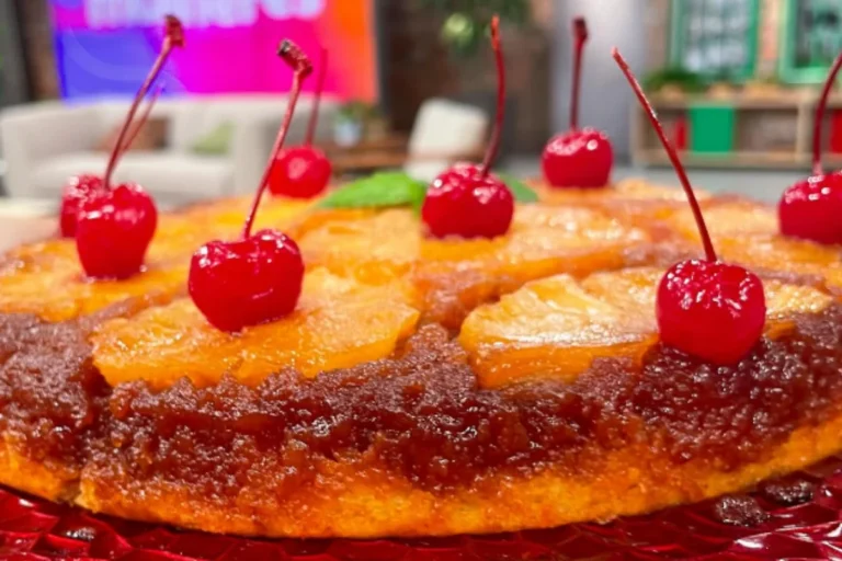 Torta de abacaxi caramelizado