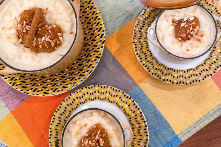 Canjica cremosa com cobertura de cocada